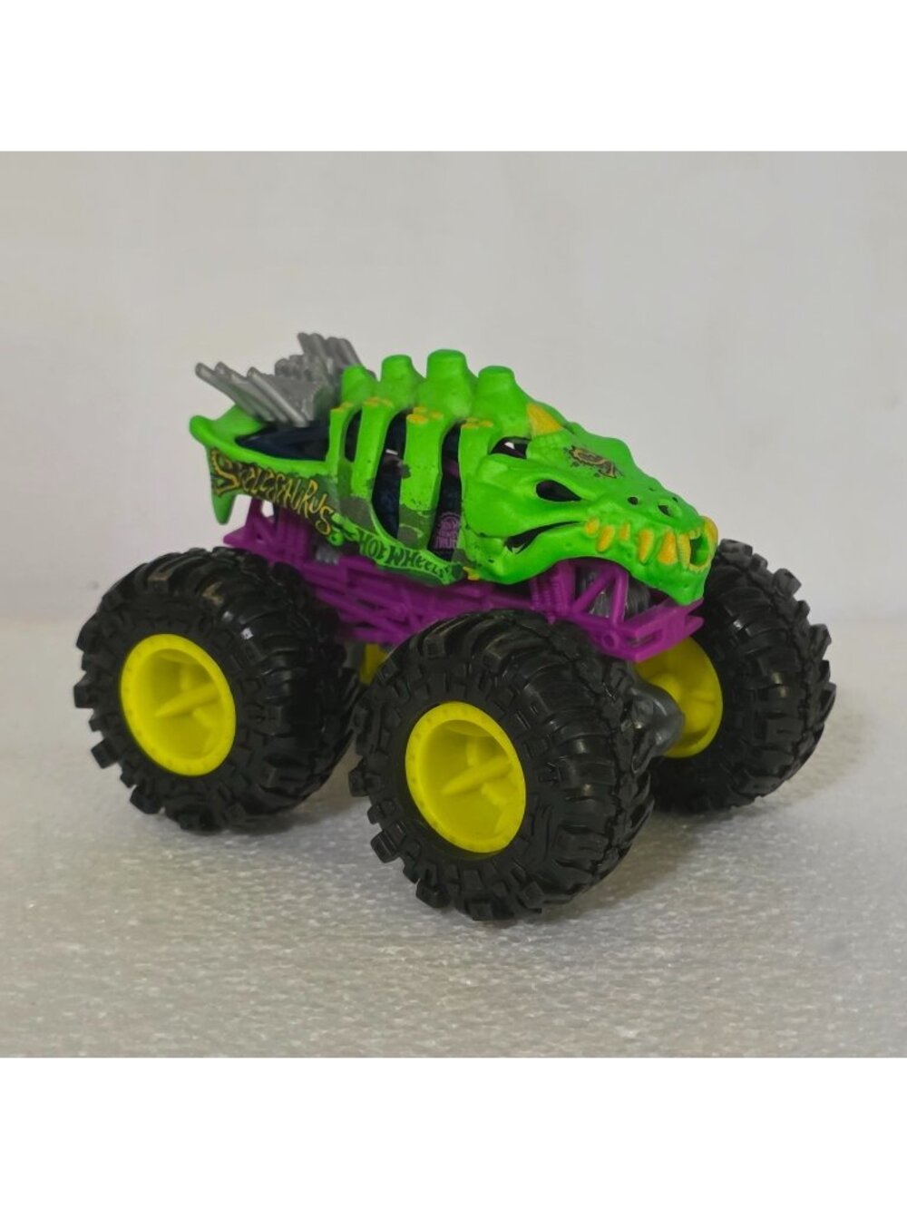 Hot Wheels Monster Truck Skelesaurus Green & Purple Oversize Wheels 4"